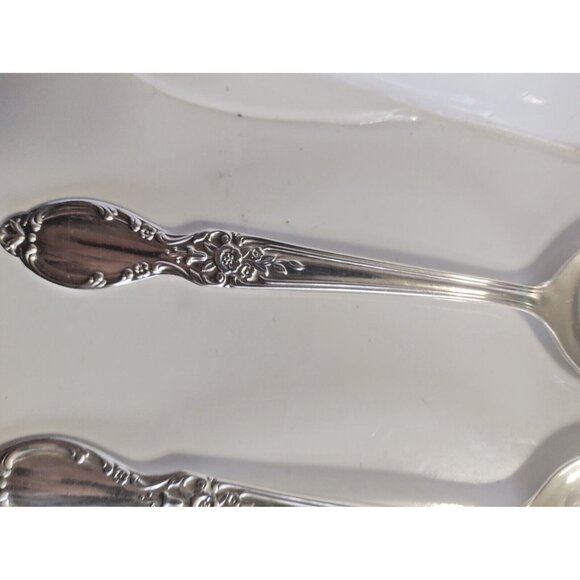 Vintage WM Rogers & Son Silver Plated Cutlery Set - Picture 5 of 14